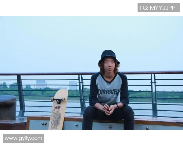 张娜的滑板人生：从初学者到职业选手的深度对话与成长故事