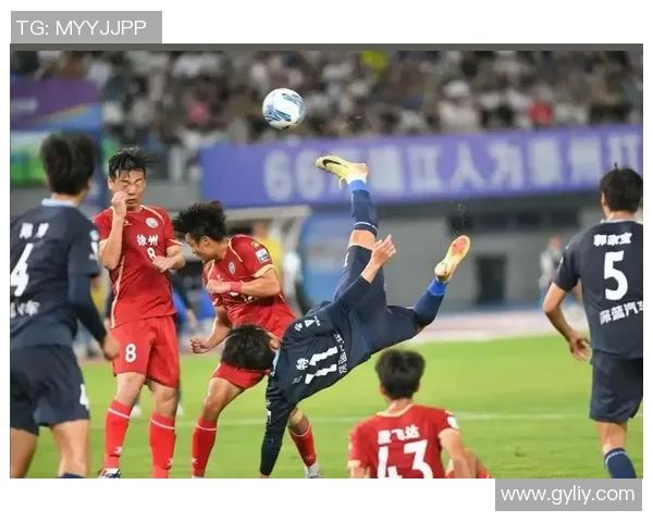 足球巨星风采全景展示各大明星精彩瞬间与成就回顾